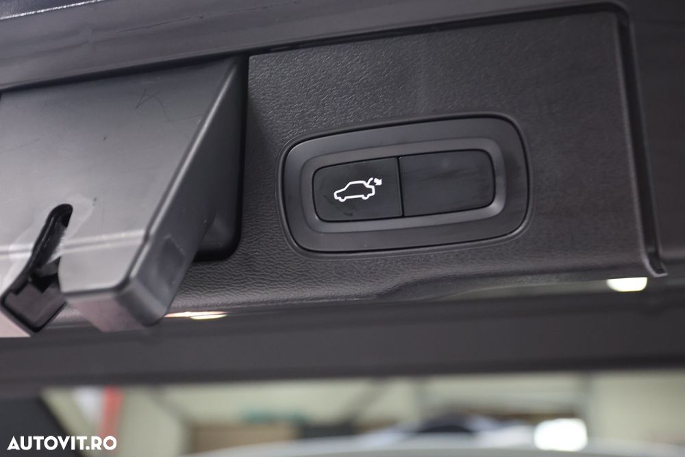 Volvo XC 60 Recharge T8 Twin Engine eAWD Inscription - 28