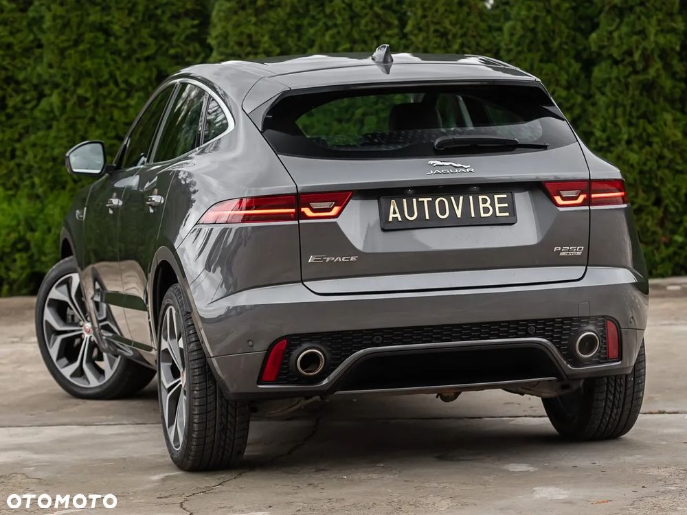 Jaguar E-Pace P250 AWD R-Dynamic SE - 8