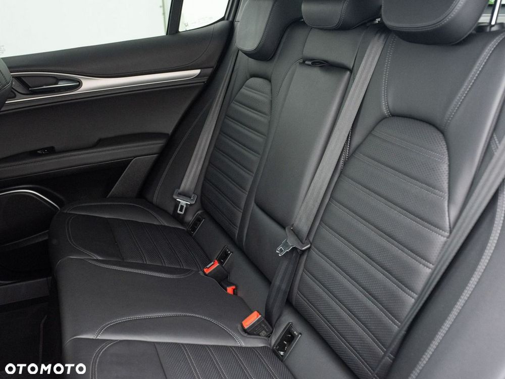 Alfa Romeo Stelvio - 28