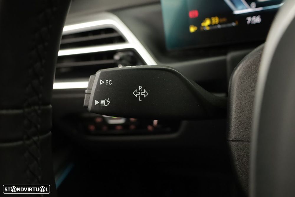 BMW 330 e Edição Desportiva M Auto - 18