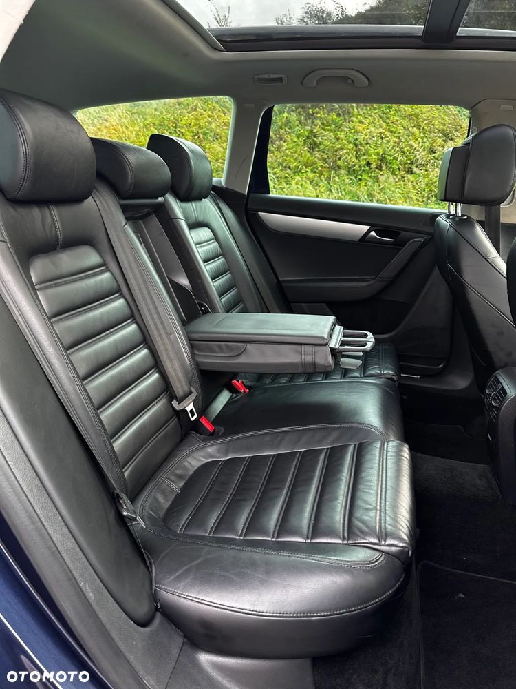 Volkswagen Passat 2.0 TDI Highline R-Style DSG - 10