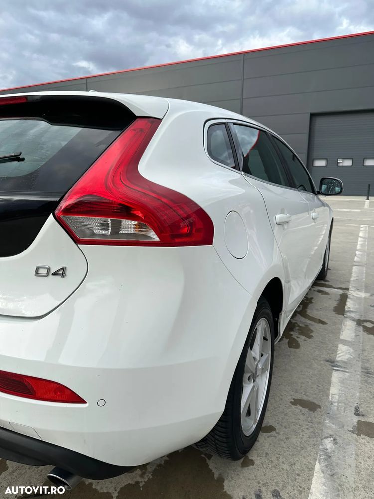 Volvo V40 D4 Inscription - 9