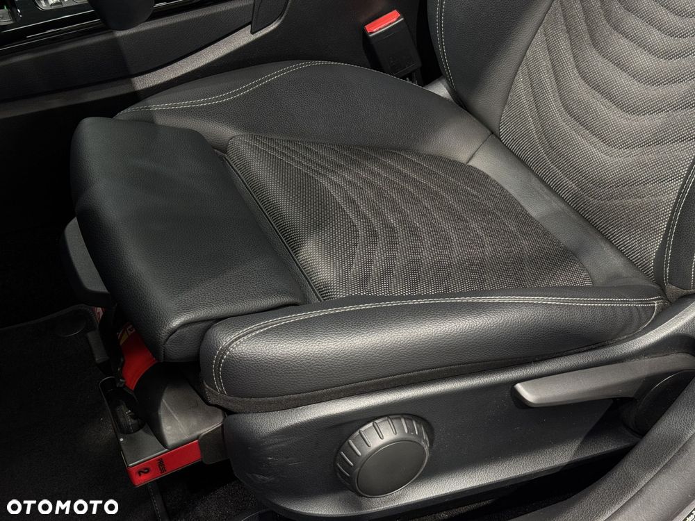 Mercedes-Benz CLA 180 Progressive 7G-DCT - 13