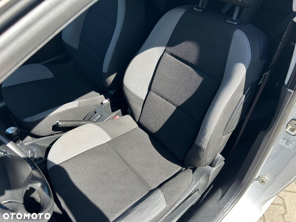 Peugeot 207 75 Filou - 11