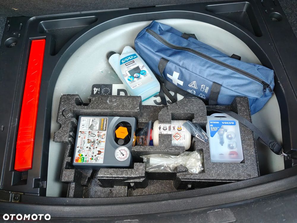 Volvo V40 D2 Momentum - 28