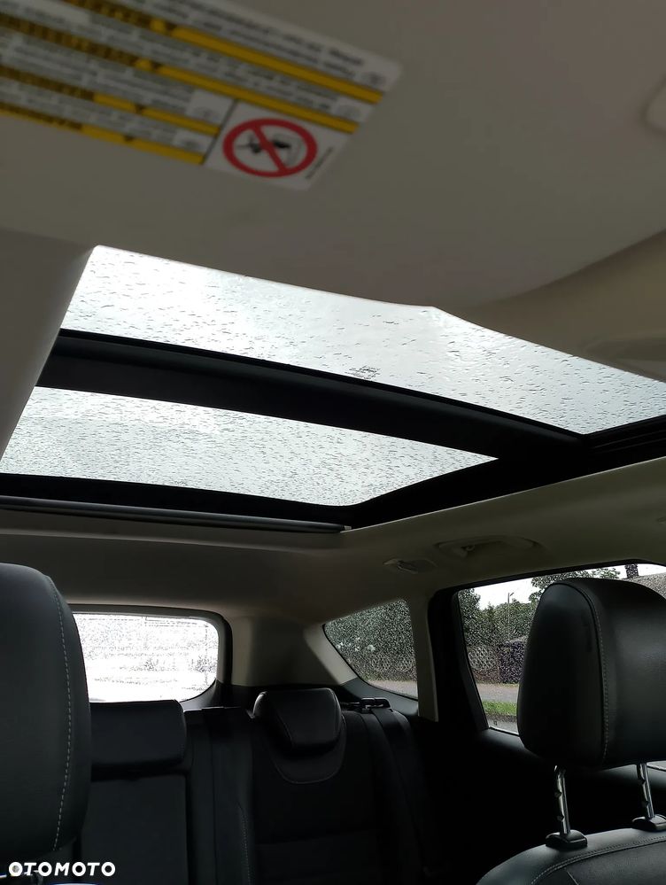 Ford Kuga - 8