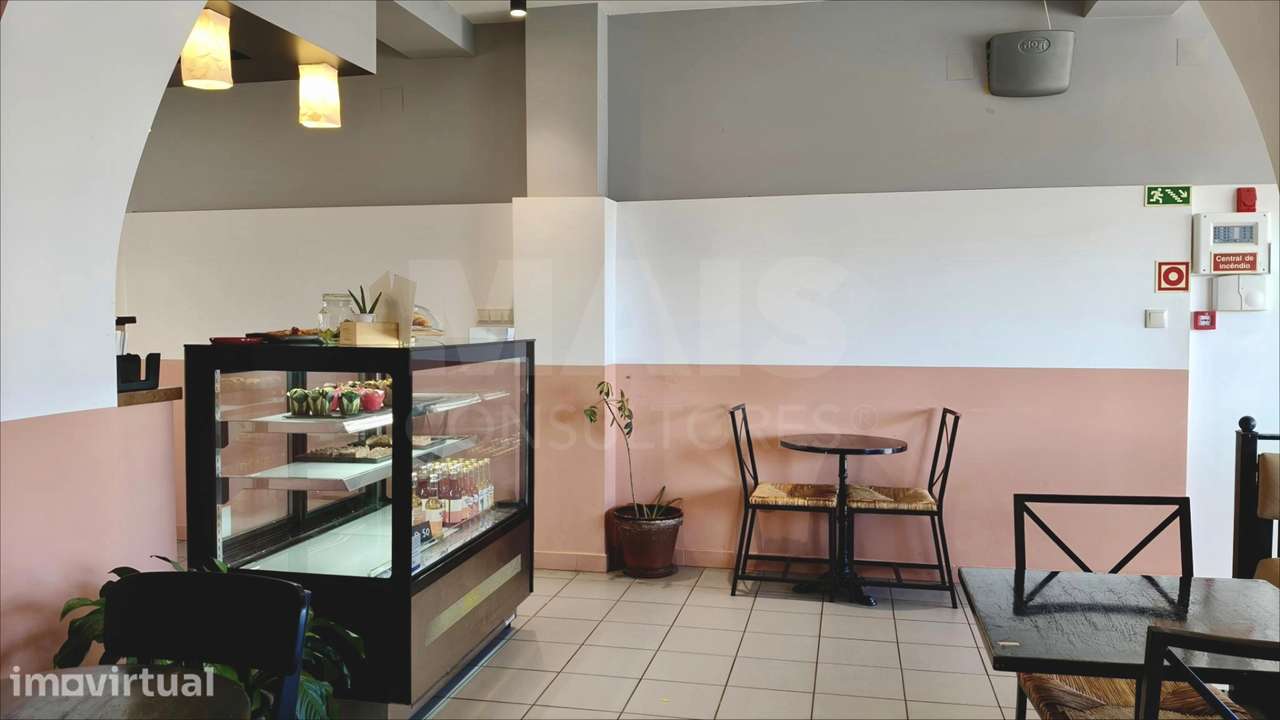 Trespasse | Rest. / Café em Pleno Funcionamento (Centro - Lourinhã) - Grande imagem: 5/26