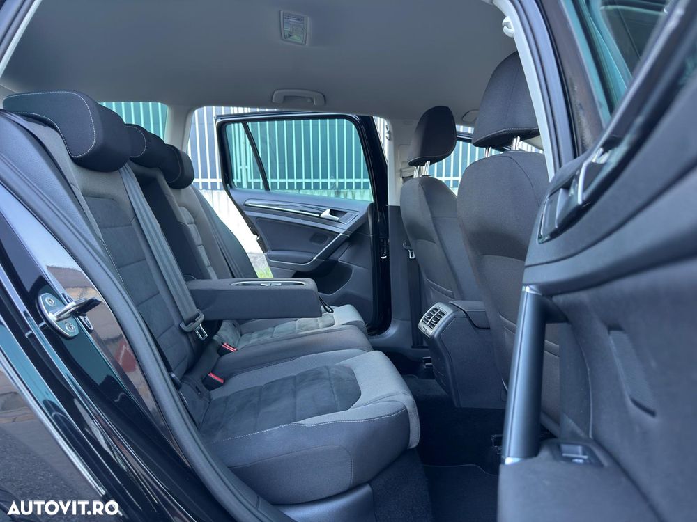 Volkswagen Golf 1.6 TDI SCR DSG Comfortline - 23