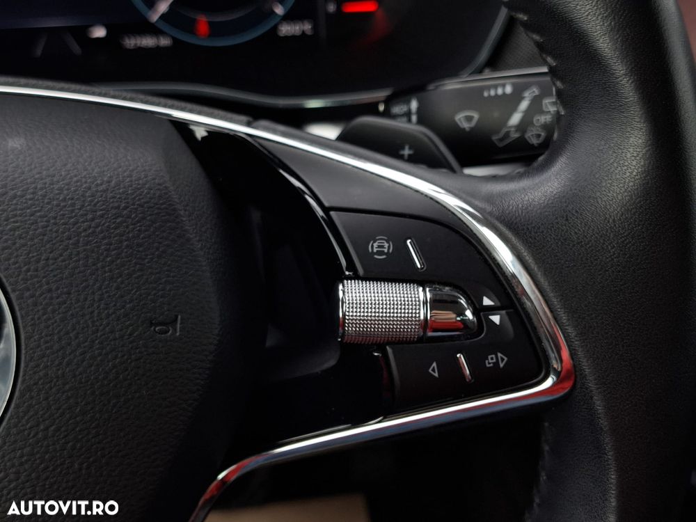 Skoda Octavia 2.0 TDI DSG Style - 34