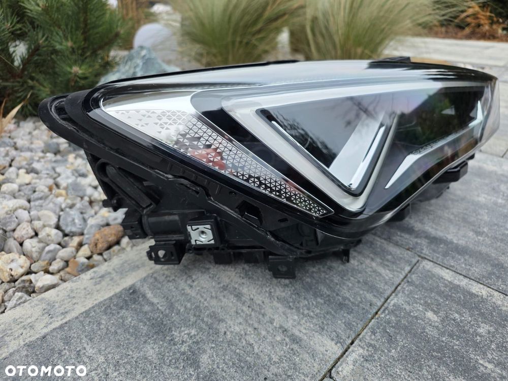 seat leon iv 4 lampa prawa przód full led matrix 5fb941036b - 4
