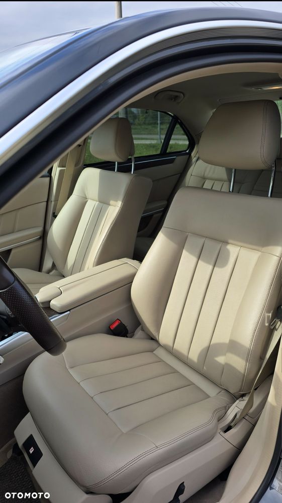 Mercedes-Benz Klasa E 300 4-Matic Elegance - 15