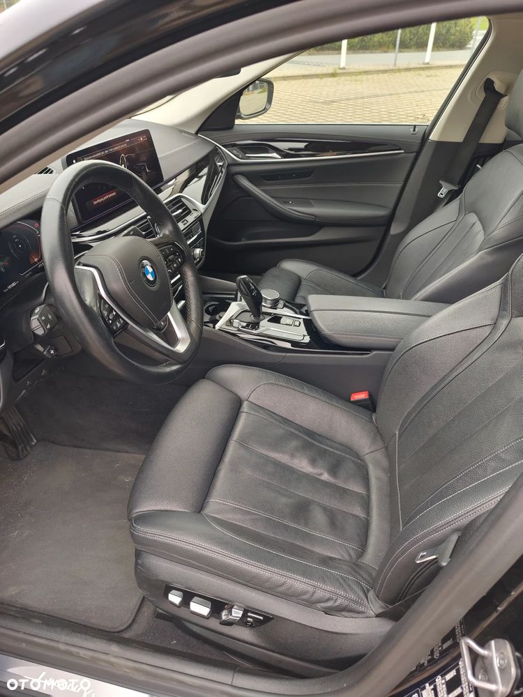 BMW Seria 5 520d xDrive Luxury Line - 7