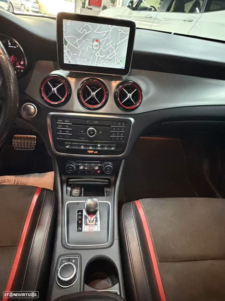Mercedes-Benz CLA 45 AMG 4Matic 7G-DCT - 16
