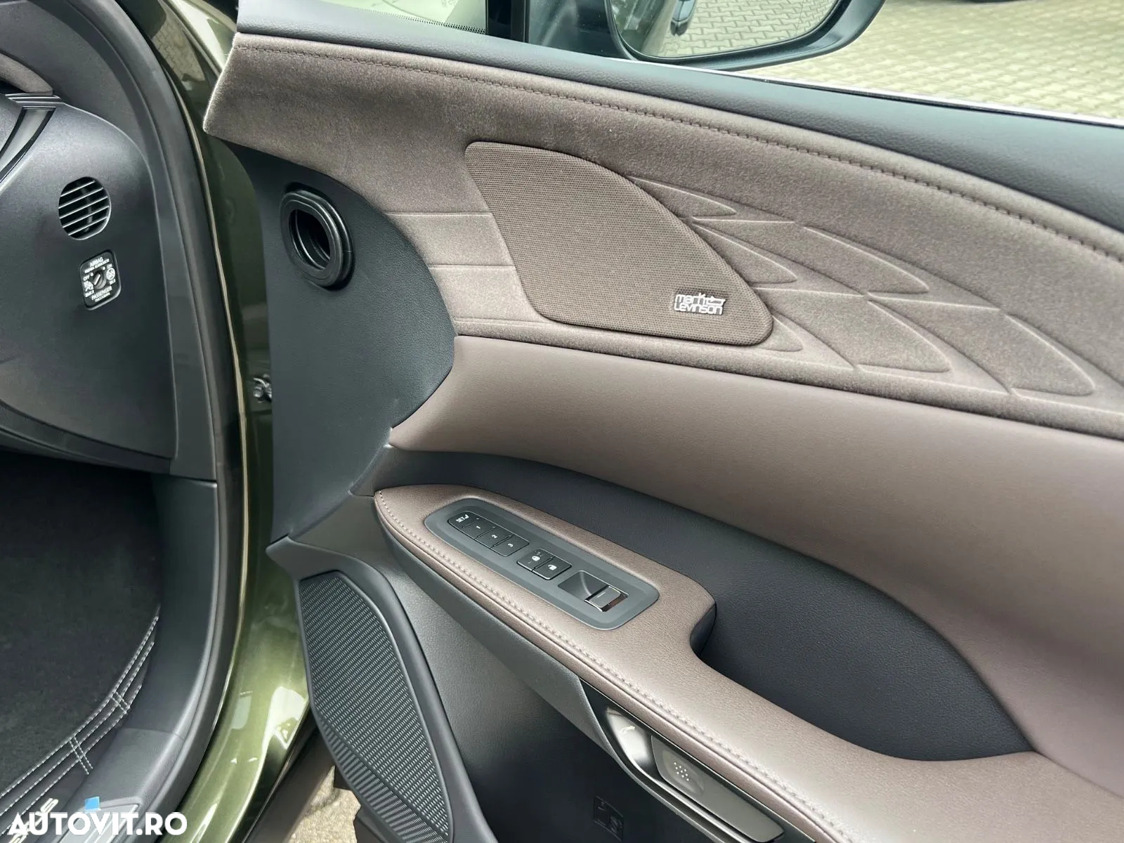 Lexus Seria RX 450h+ (Plug-in-Hybrid) Luxury Line - 13