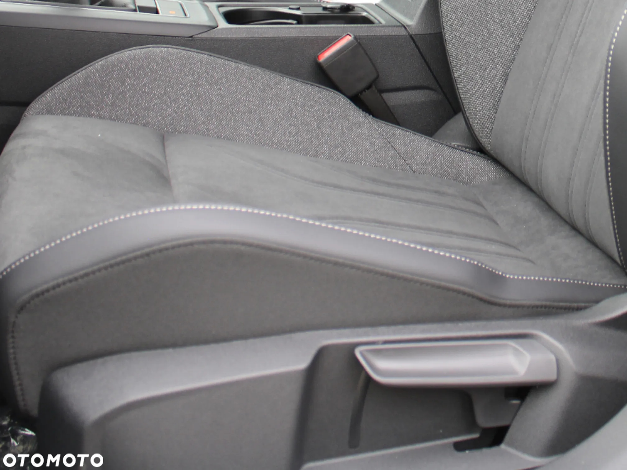 Volkswagen Golf VIII 1.5 TSI Life Plus - 19