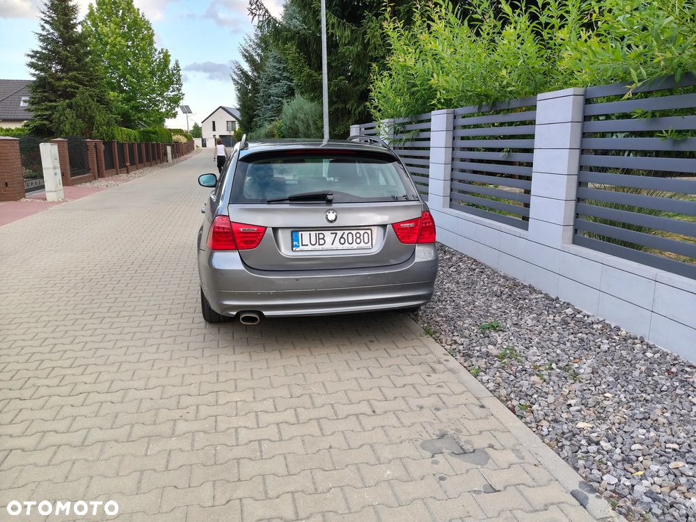 BMW Seria 3 318d - 3