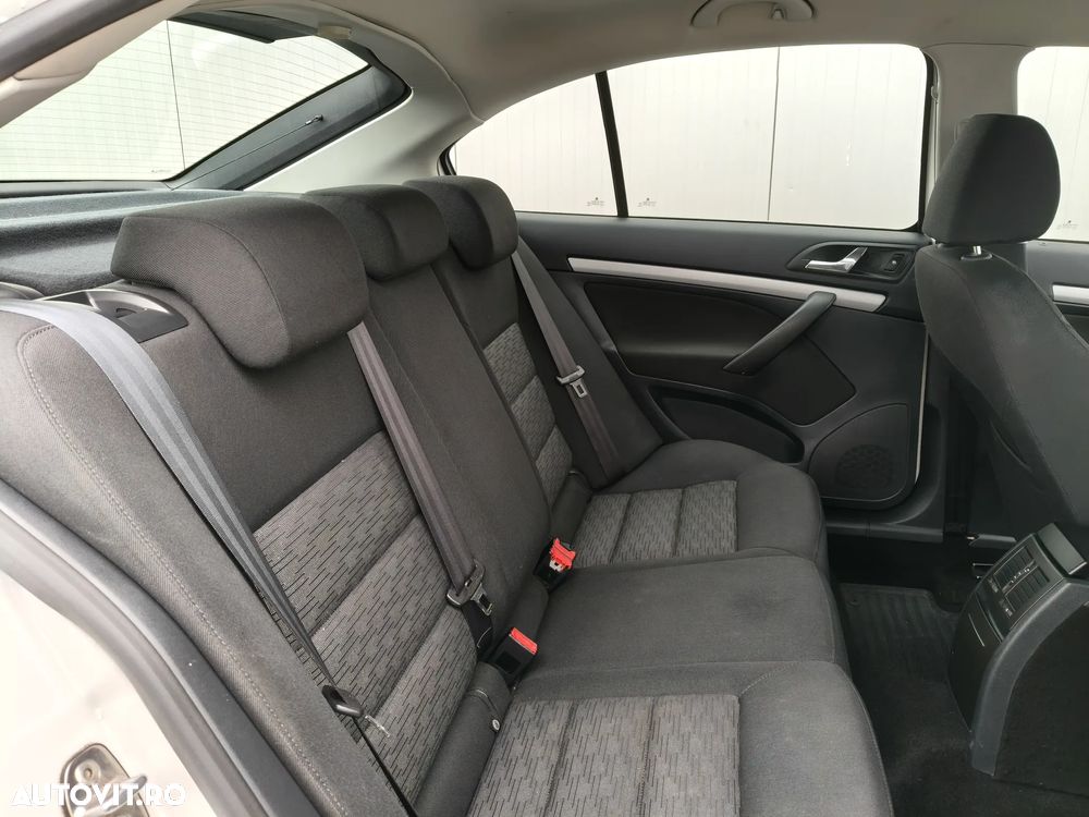 Skoda Octavia 1.6 TDI DPF DSG Classic - 18