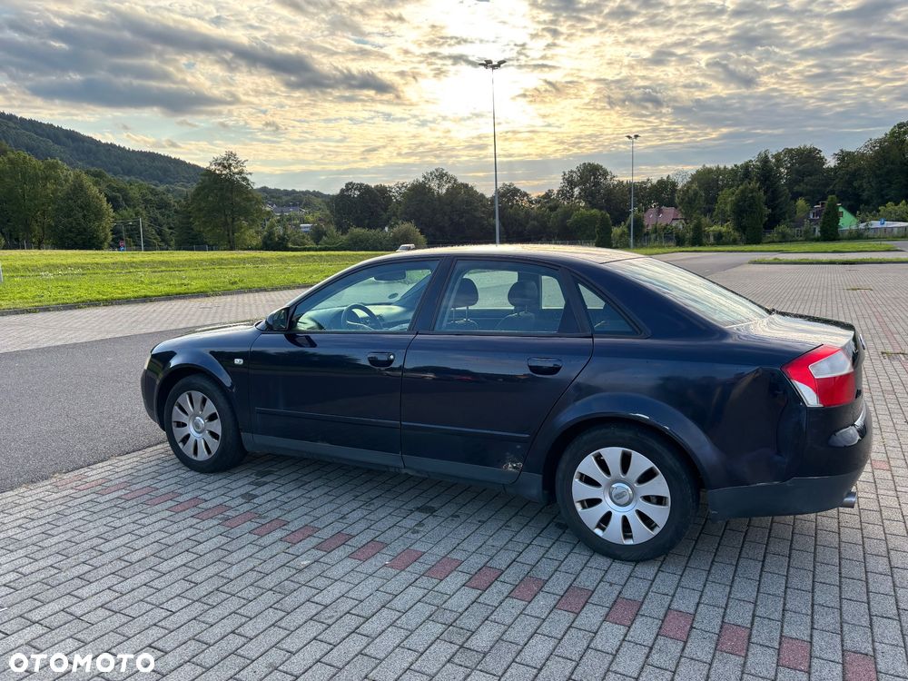 Audi A4 Limousine - 3