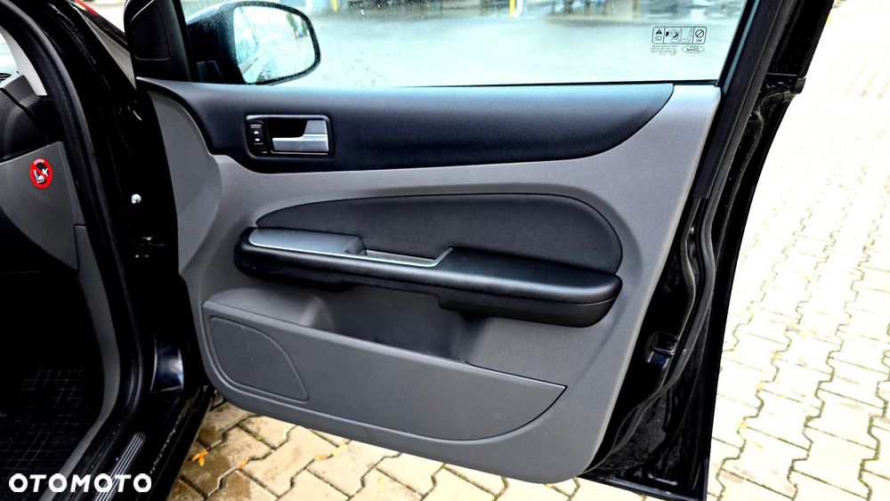 Ford Focus 1.8 FF Platinium X - 25