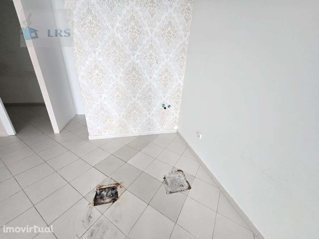 **Espaço Comercial em Alcabideche - Oportunidade Imperdível!**
Des... - Grande imagem: 4/19