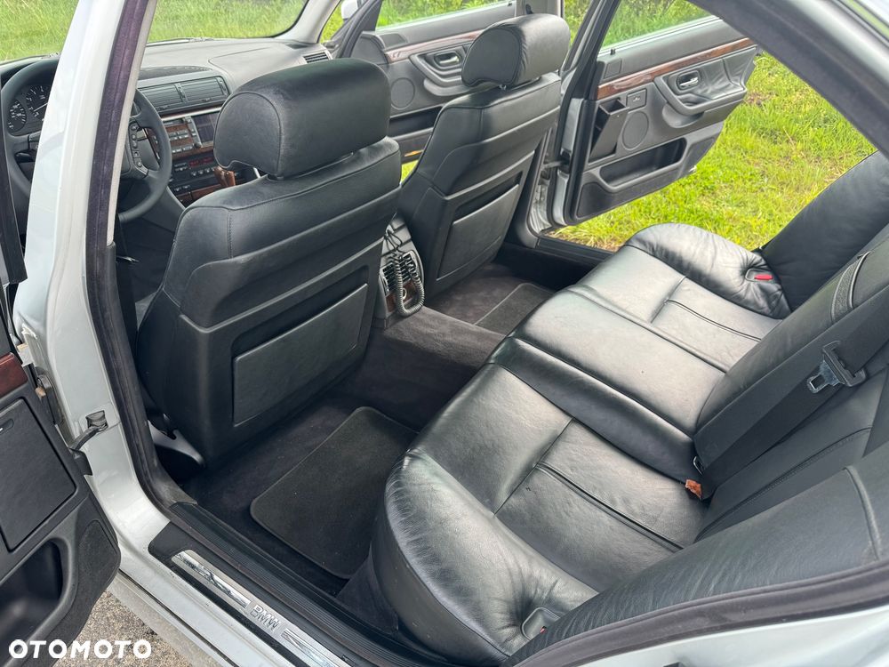 BMW Seria 7 740i - 17