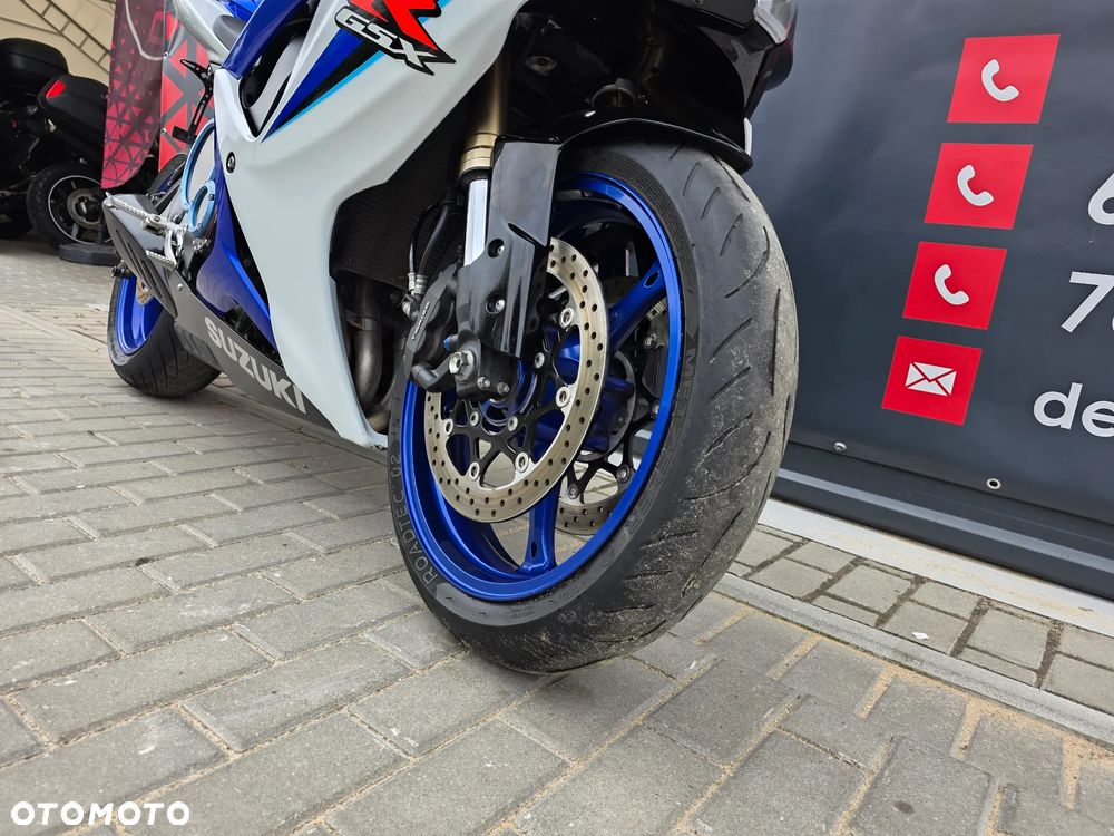 Suzuki GSX-R - 25
