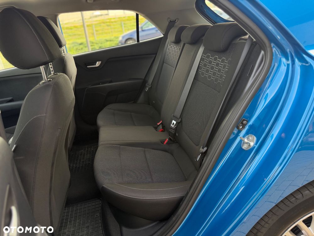 Kia Rio 1.2 L - 7