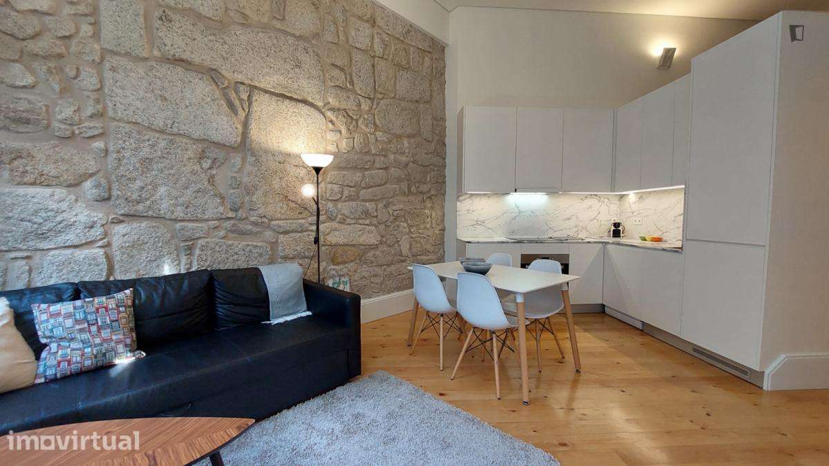 Apartamento com 2 quartos - localizado em Miragaia Porto - Grande imagem: 3/25