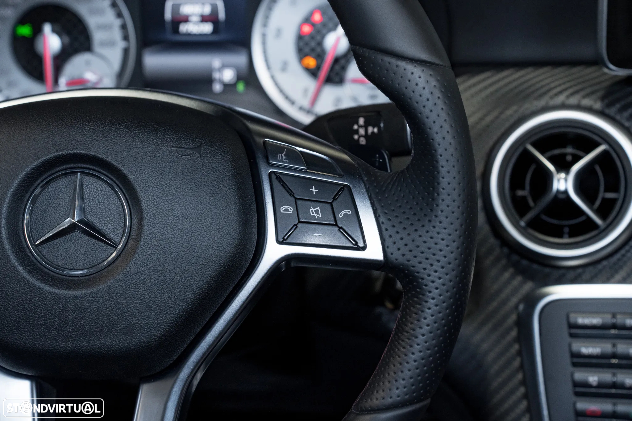 Mercedes-Benz A 180 7G-DCT AMG Line - 12