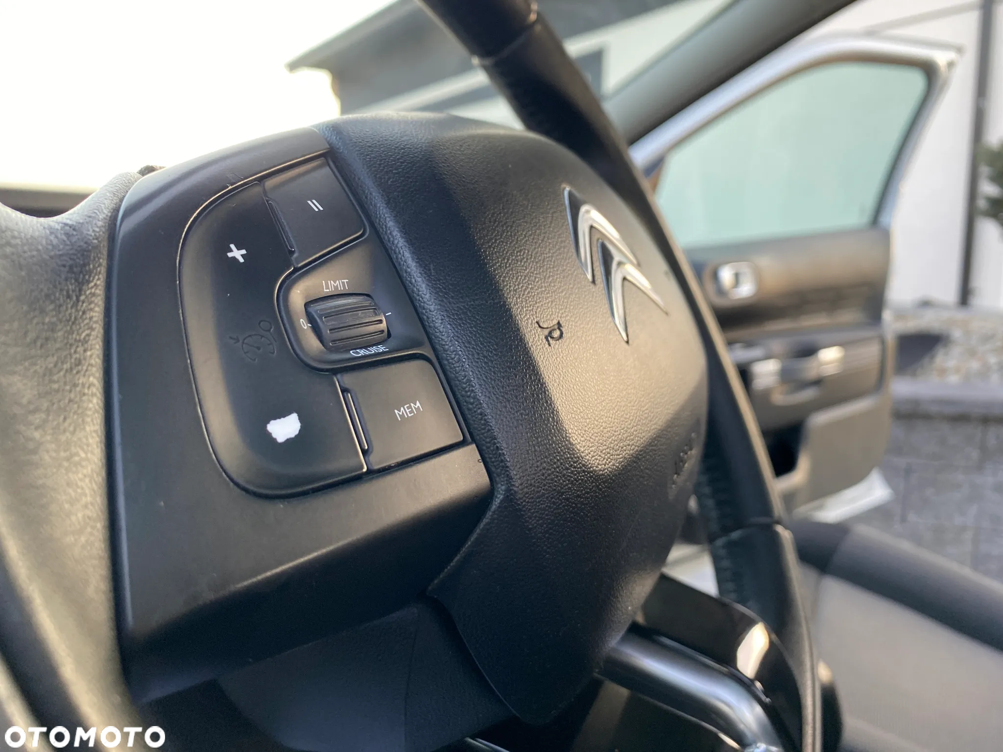 Citroën C4 Cactus 1.2 PureTech Shine Edition S&S - 30
