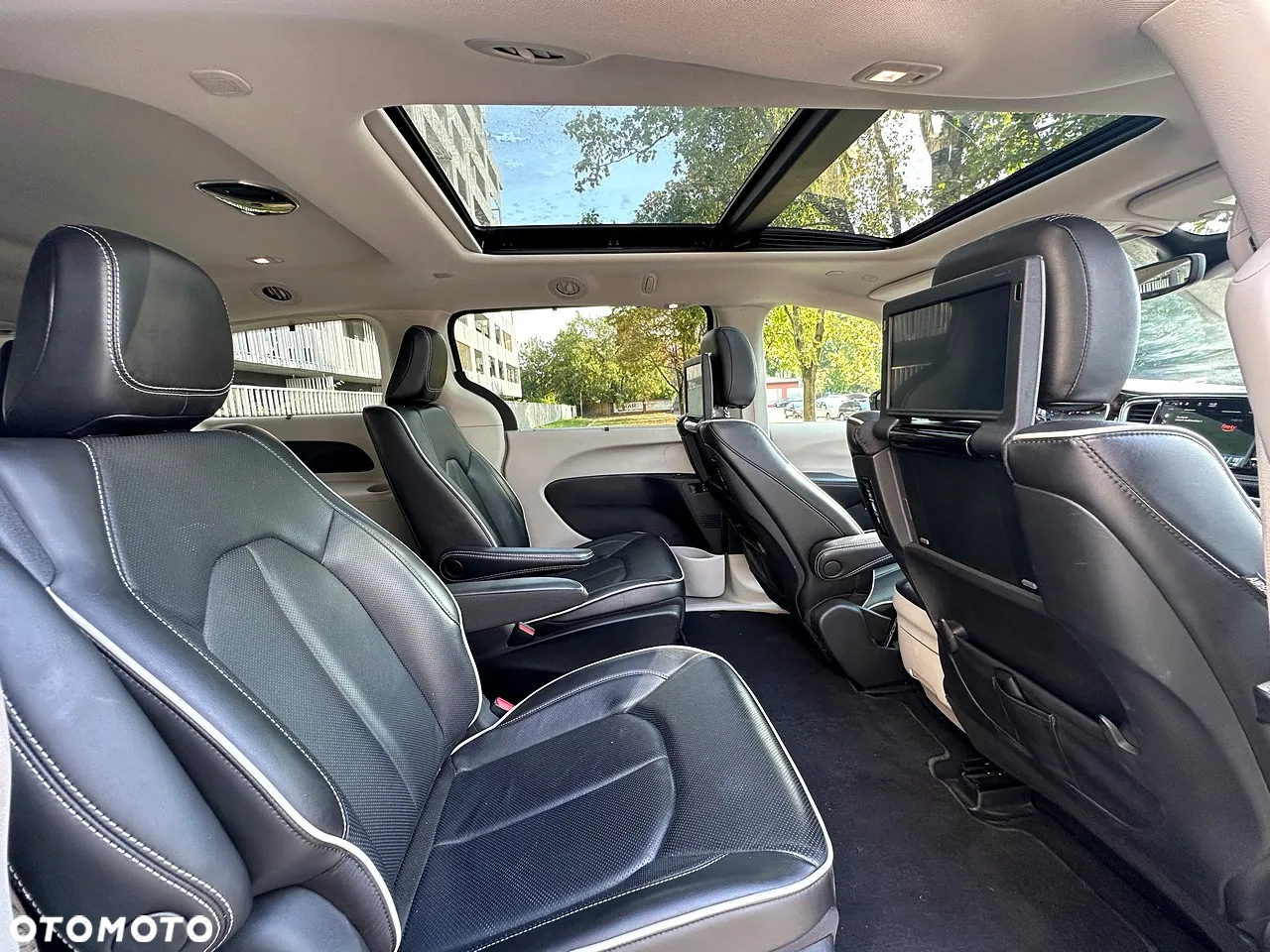Chrysler Pacifica - 15