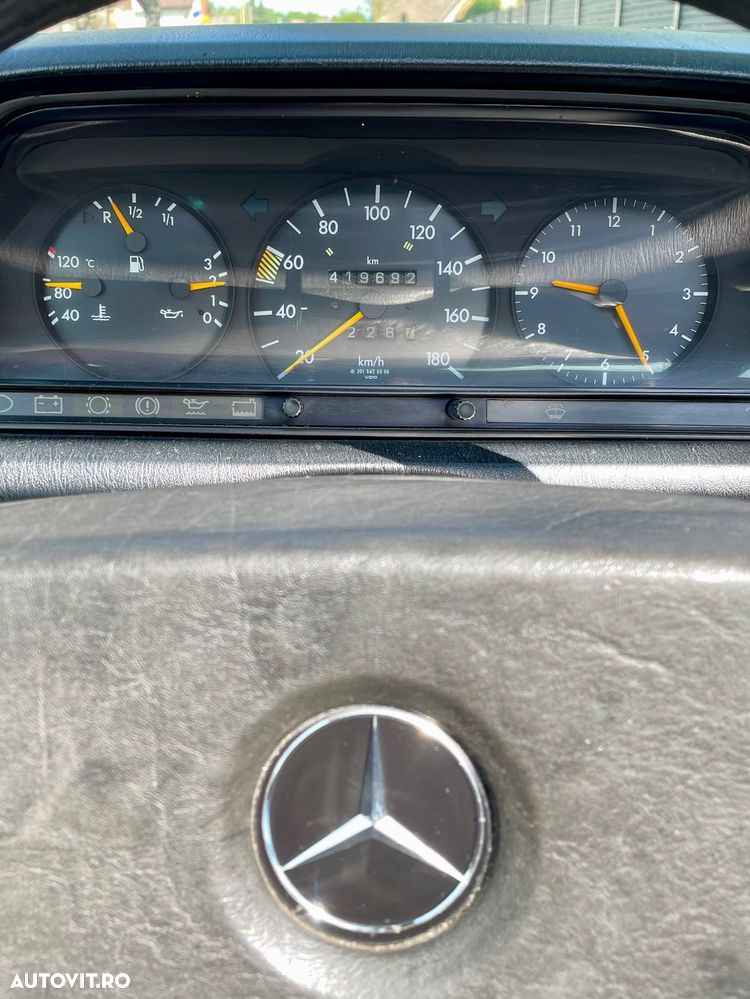 Mercedes-Benz 190 - 10