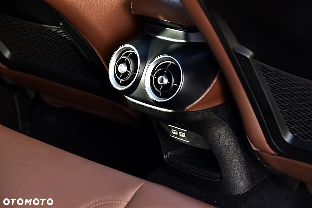 Alfa Romeo Stelvio 2.0 Turbo Veloce Q4 - 24