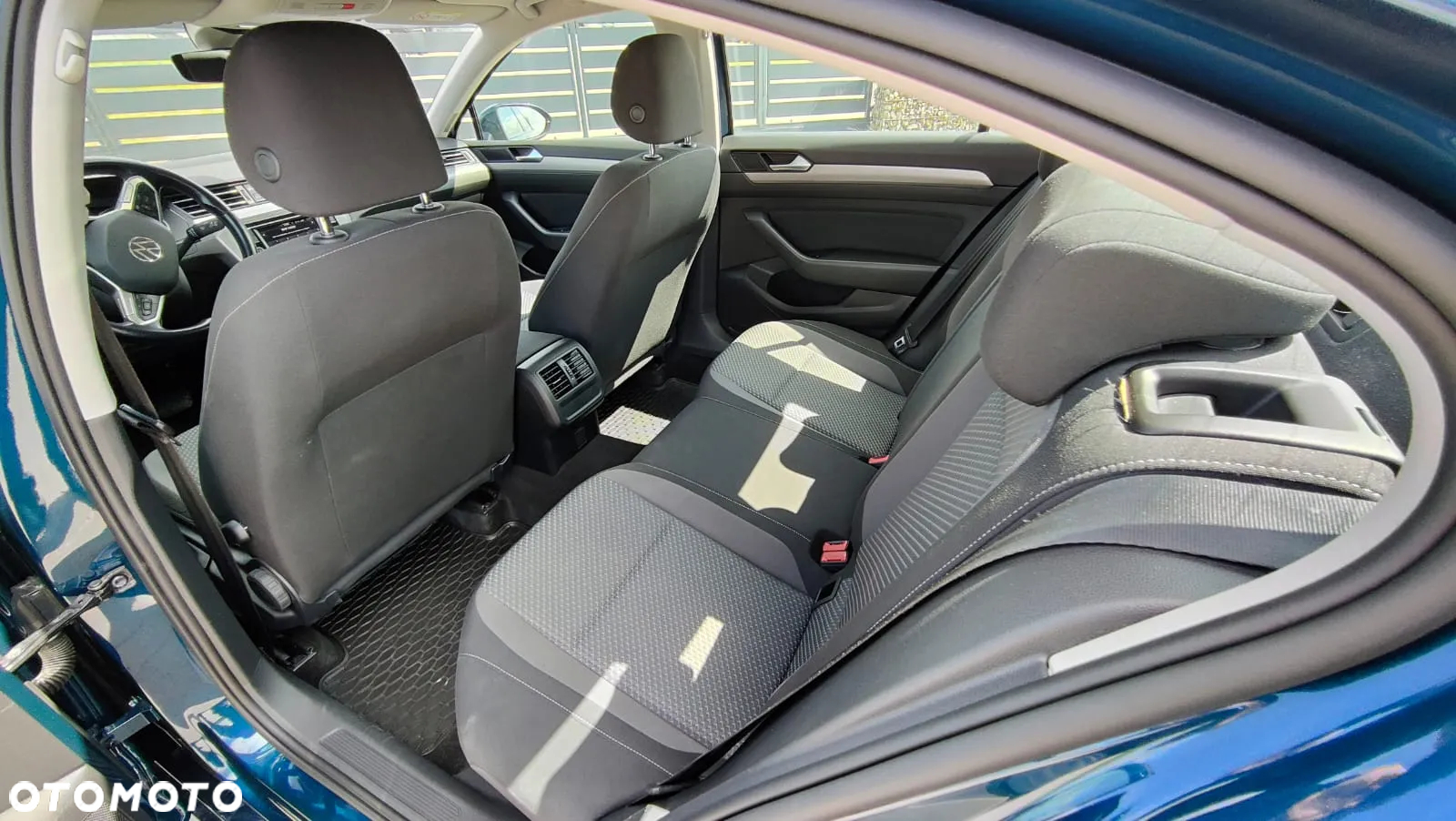Volkswagen Passat - 9