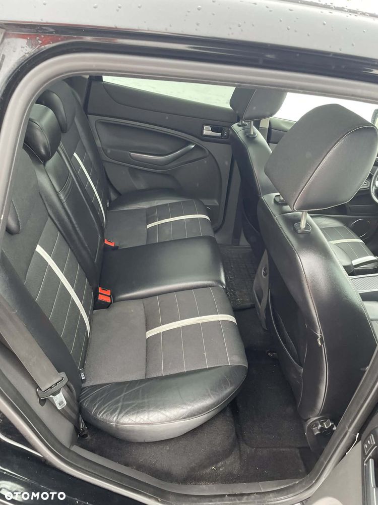 Ford Kuga 2.0 TDCi 4x4 Titanium - 8