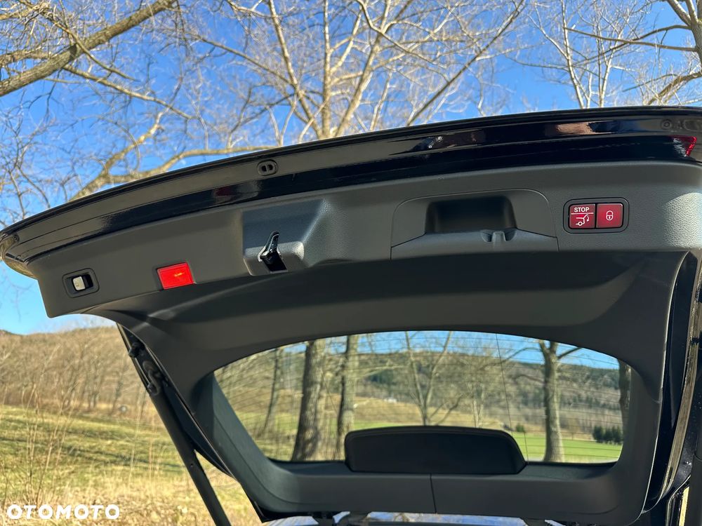 Mercedes-Benz GLC - 25