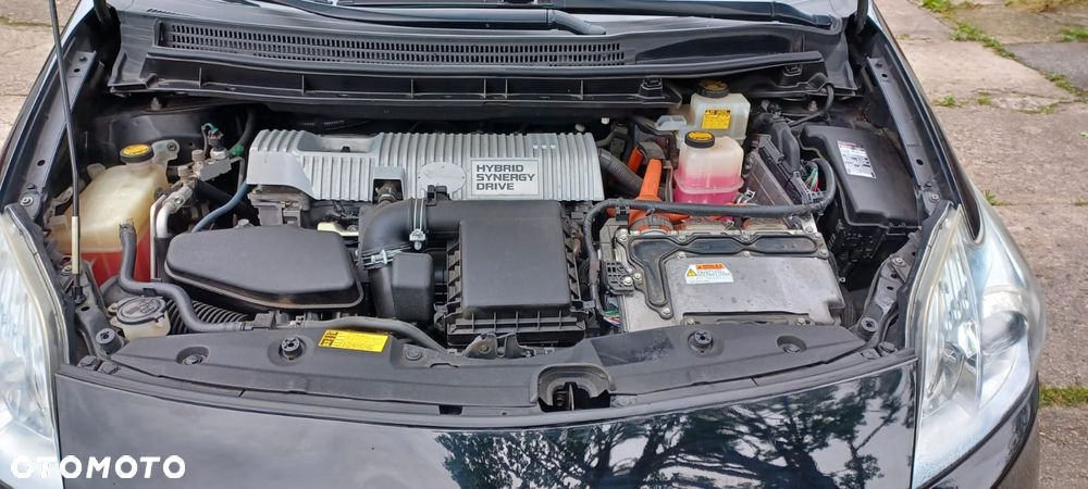 Toyota Prius 1.8 HSD Prestige - 19