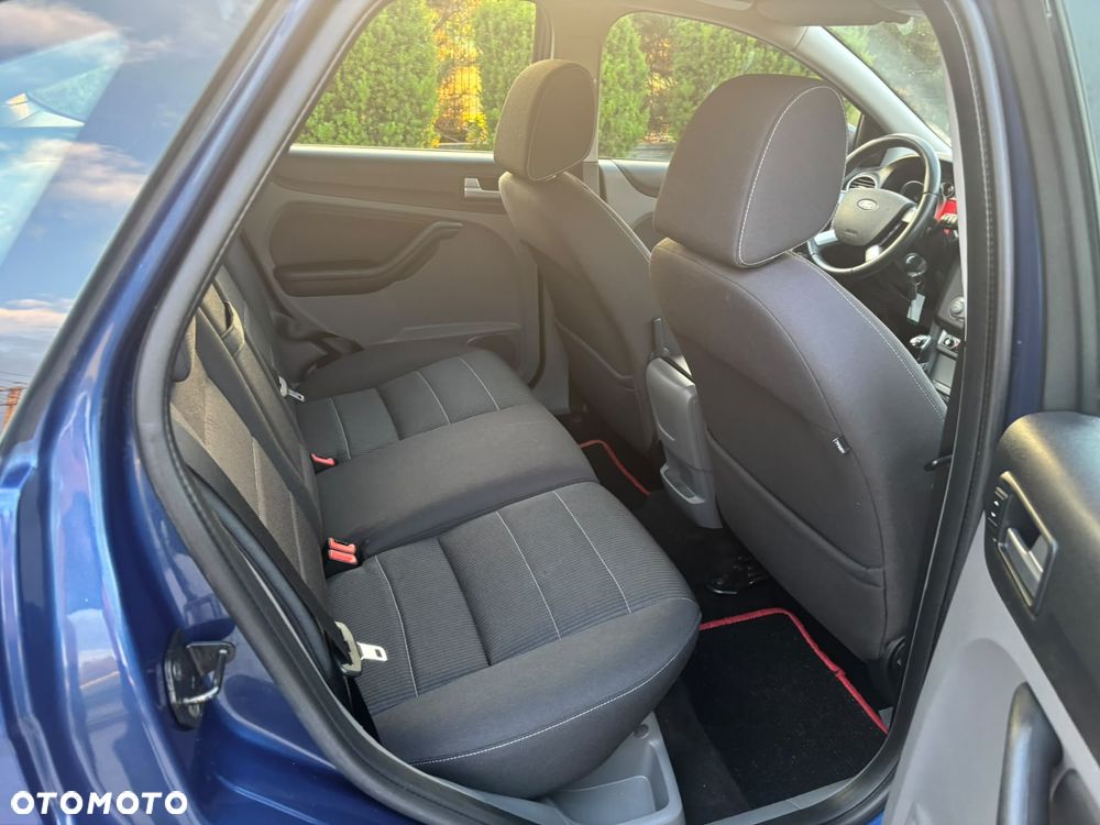 Ford Focus 1.6 16V Titanium - 6