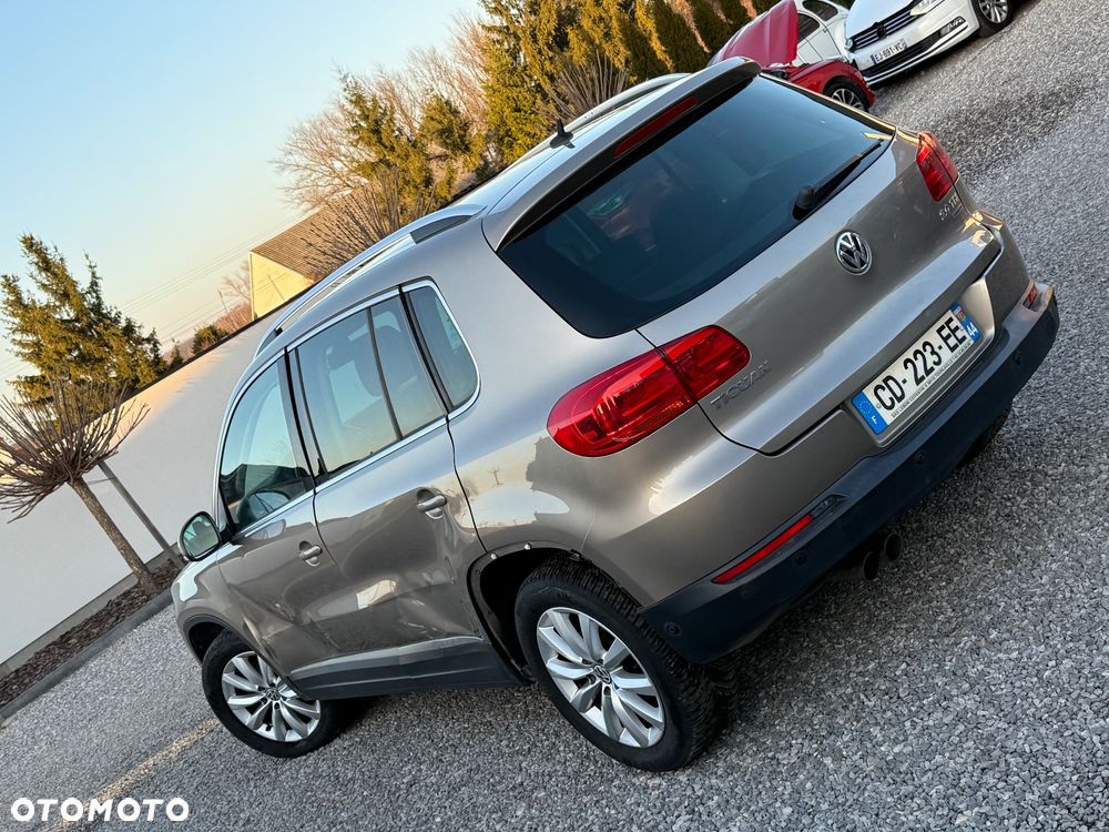 Volkswagen Tiguan 2.0 TDI DPF BlueMotion Technology Exclusive - 16