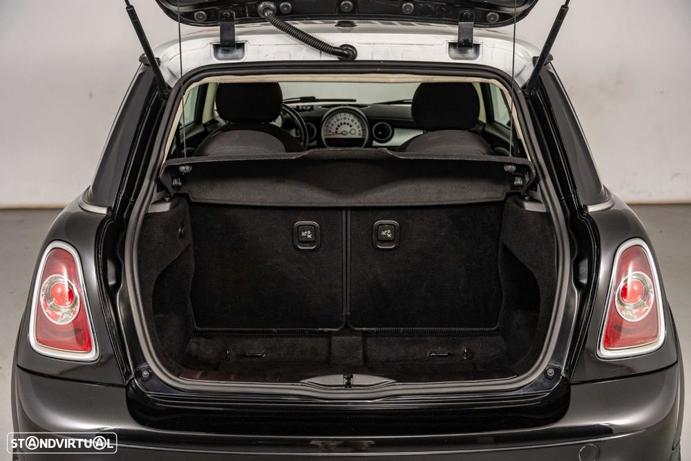 MINI 3 Portas Cooper D - 18