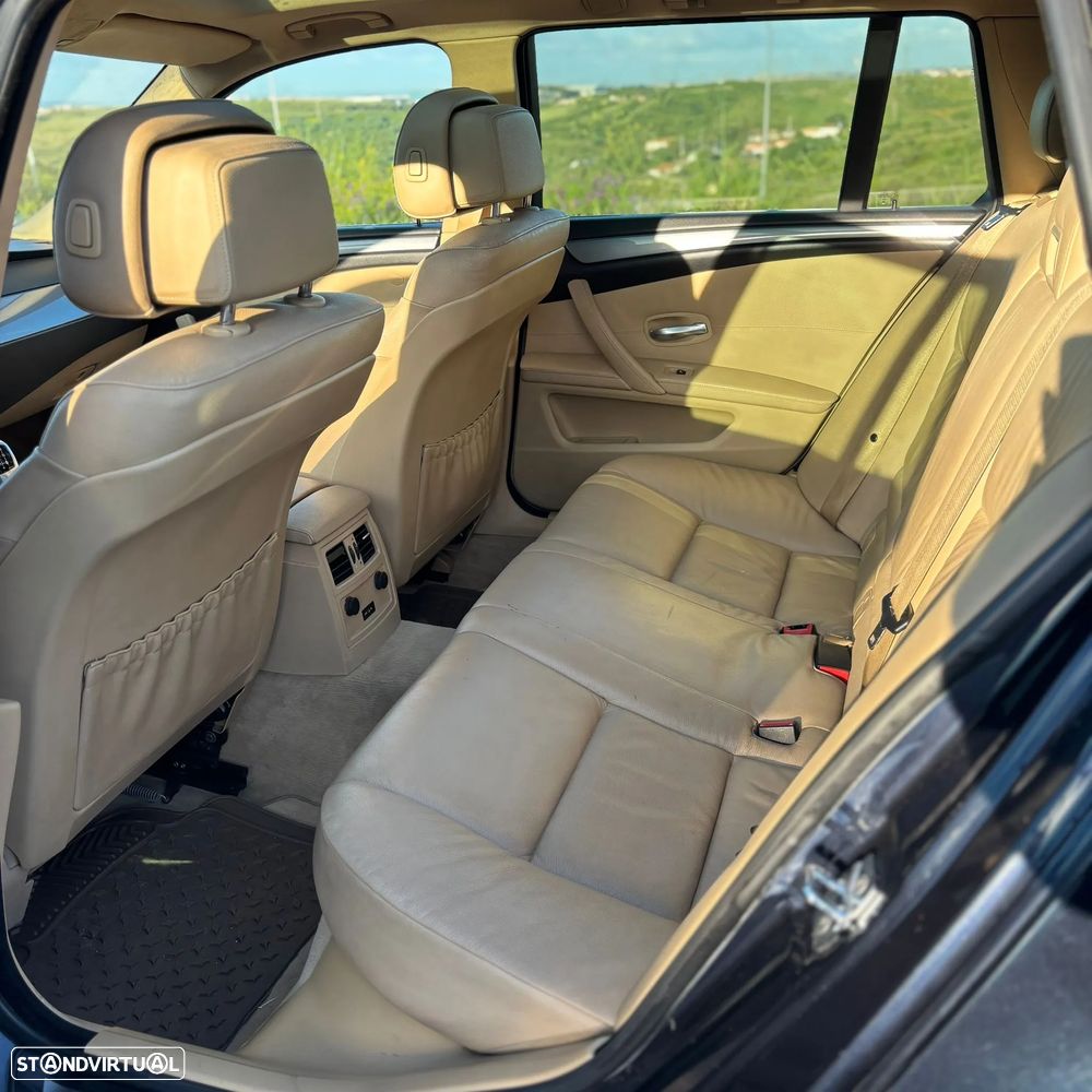 BMW 520 dA Touring Executive - 17