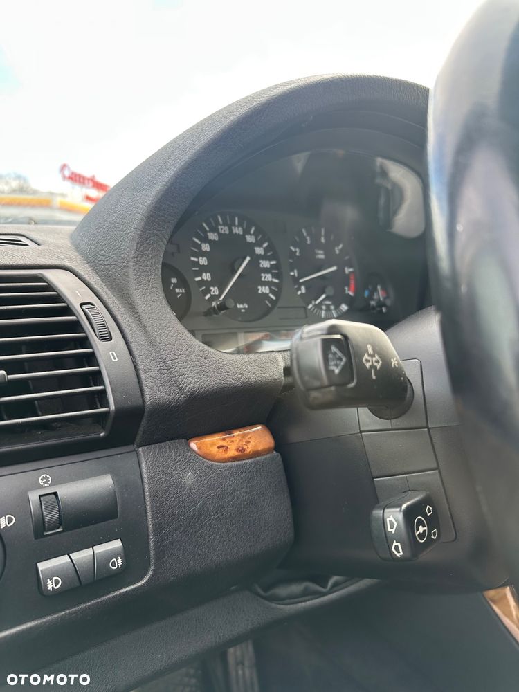 BMW X5 4.4i - 29