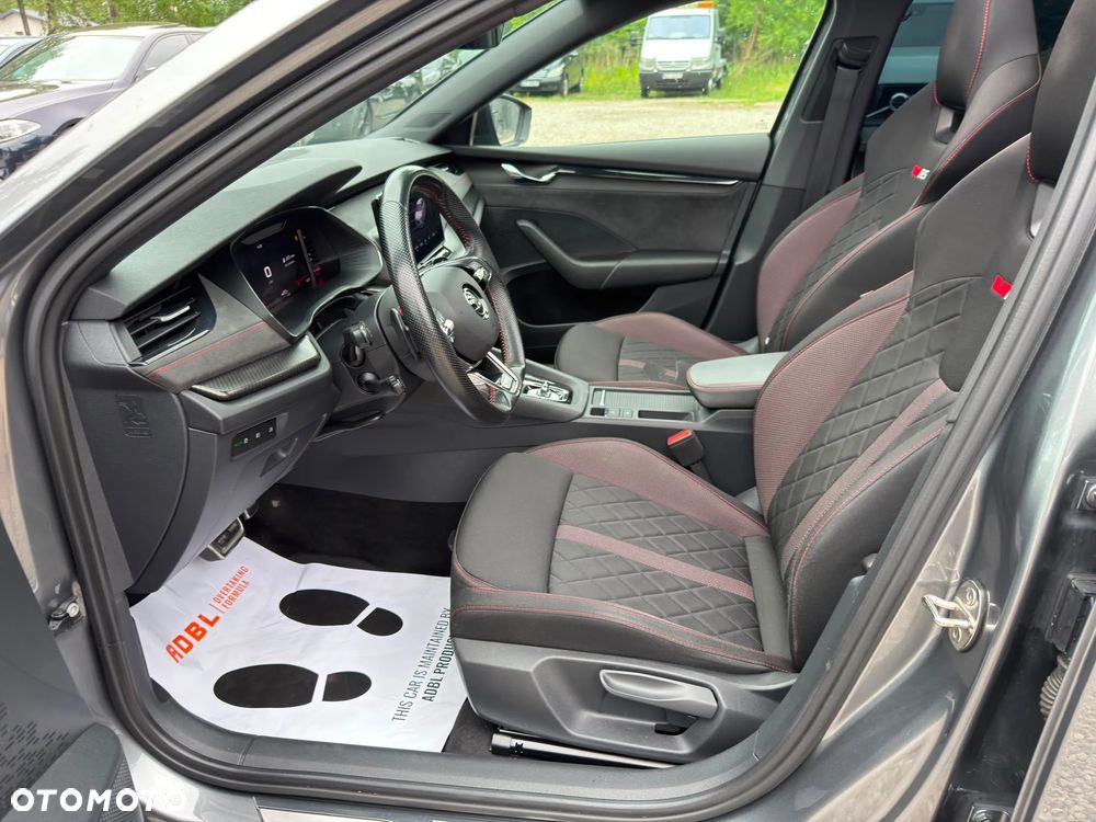 Skoda Octavia 2.0 TDI DSG RS - 20