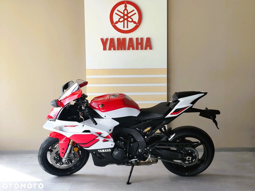 Yamaha R9 - 1
