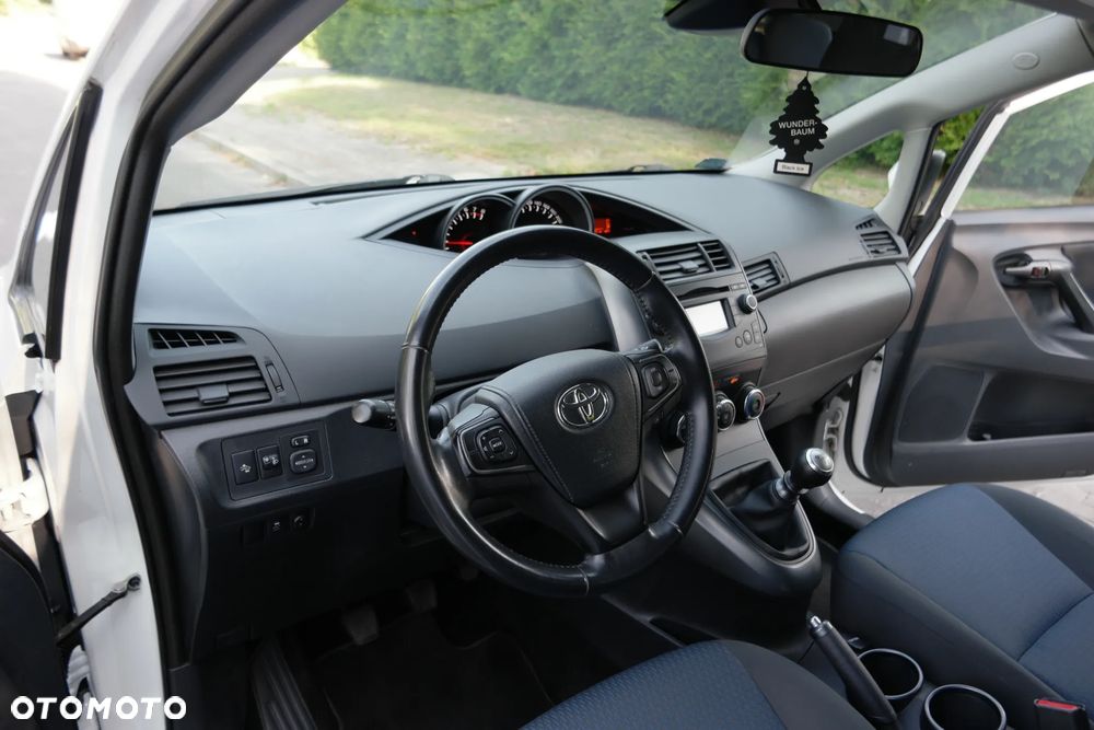 Toyota Verso - 19
