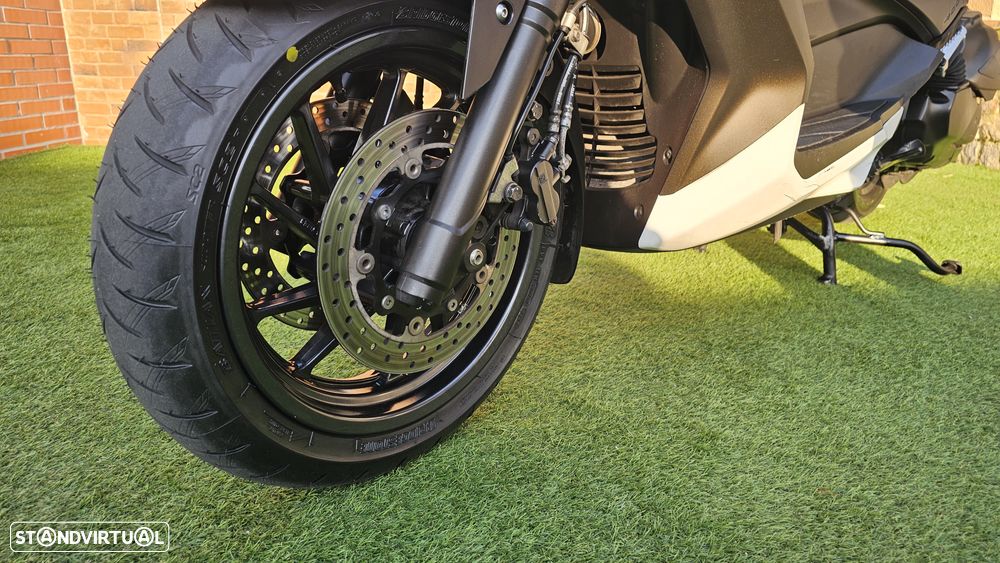 Yamaha X-Max - 10