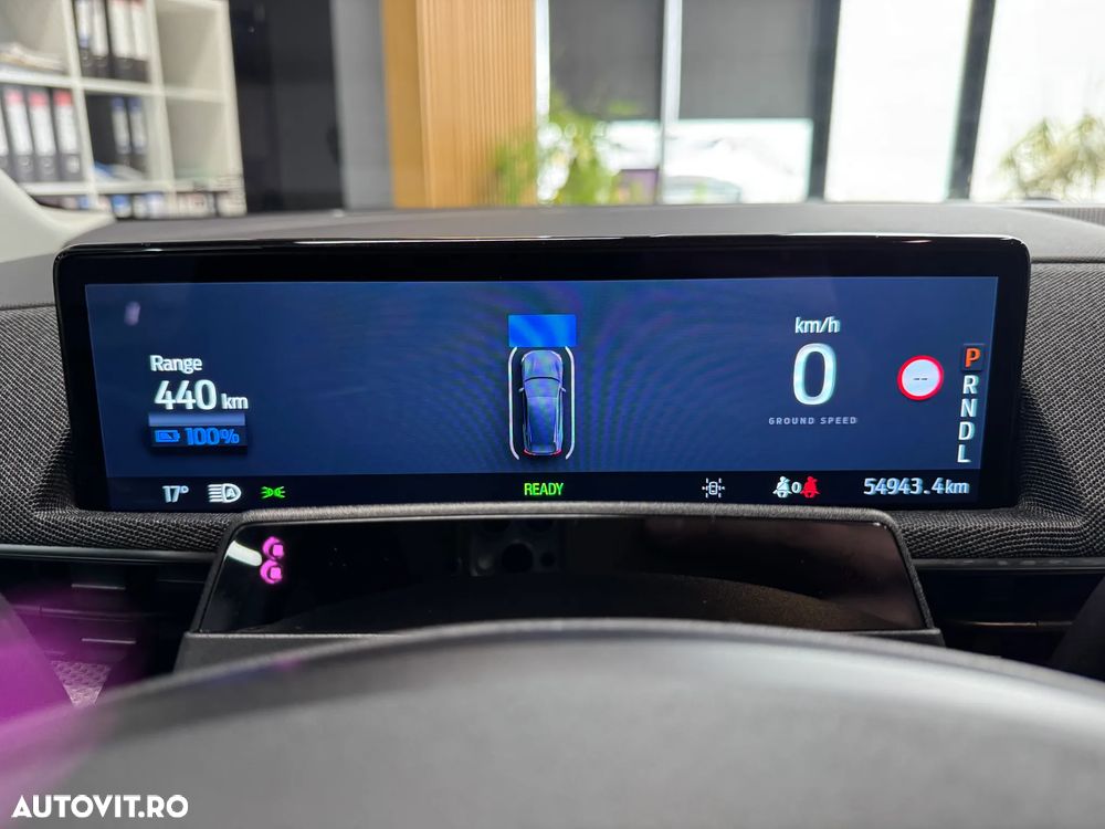 Ford Mustang Mach-E - 12