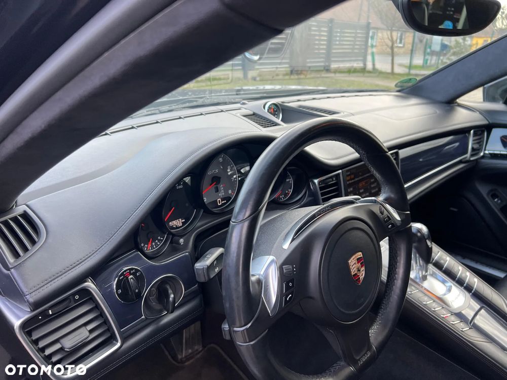 Porsche Panamera - 16