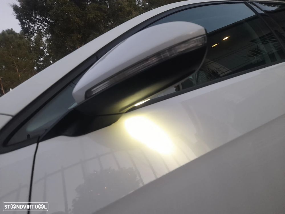 VW Golf 1.6 TDI Highline - 20