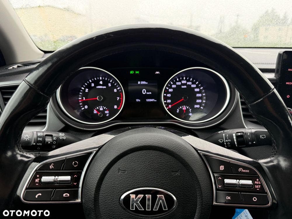 Kia XCeed - 10